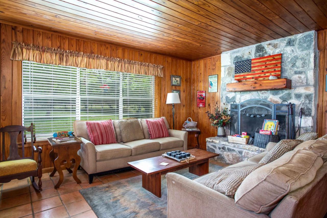 River Ridge Bandera Cabin Exterior foto